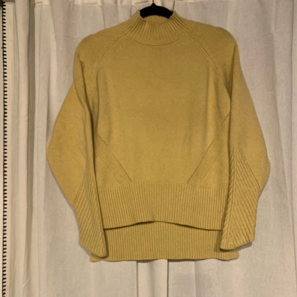 HALARA Sweaters - Halara Mock Neck Sweater - M